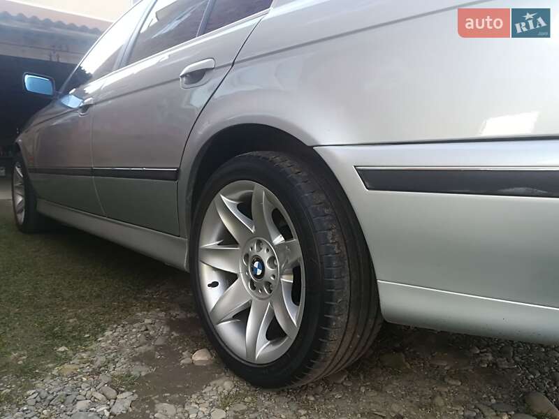 Седан BMW 5 Series 1996 в Чернівцях