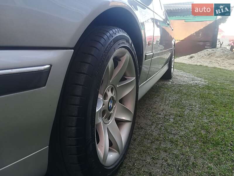 Седан BMW 5 Series 1996 в Чернівцях