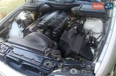 Седан BMW 5 Series 1996 в Чернівцях