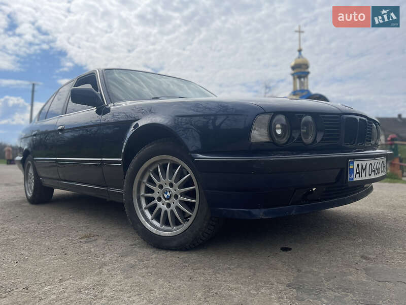 Седан BMW 5 Series 1989 в Сколе