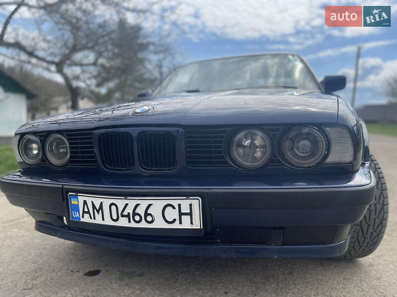 Седан BMW 5 Series 1989 в Сколе