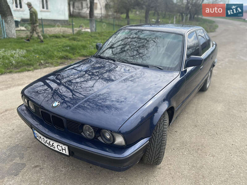 Седан BMW 5 Series 1989 в Сколе