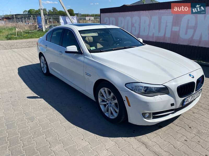 Седан BMW 5 Series 2012 в 