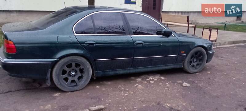 Седан BMW 5 Series 2000 в Львове