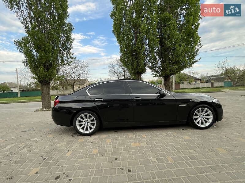 Седан BMW 5 Series 2015 в Хмільнику