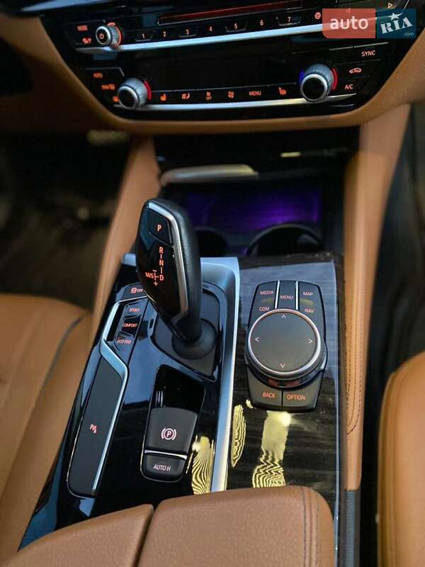 Седан BMW 5 Series 2017 в Киеве