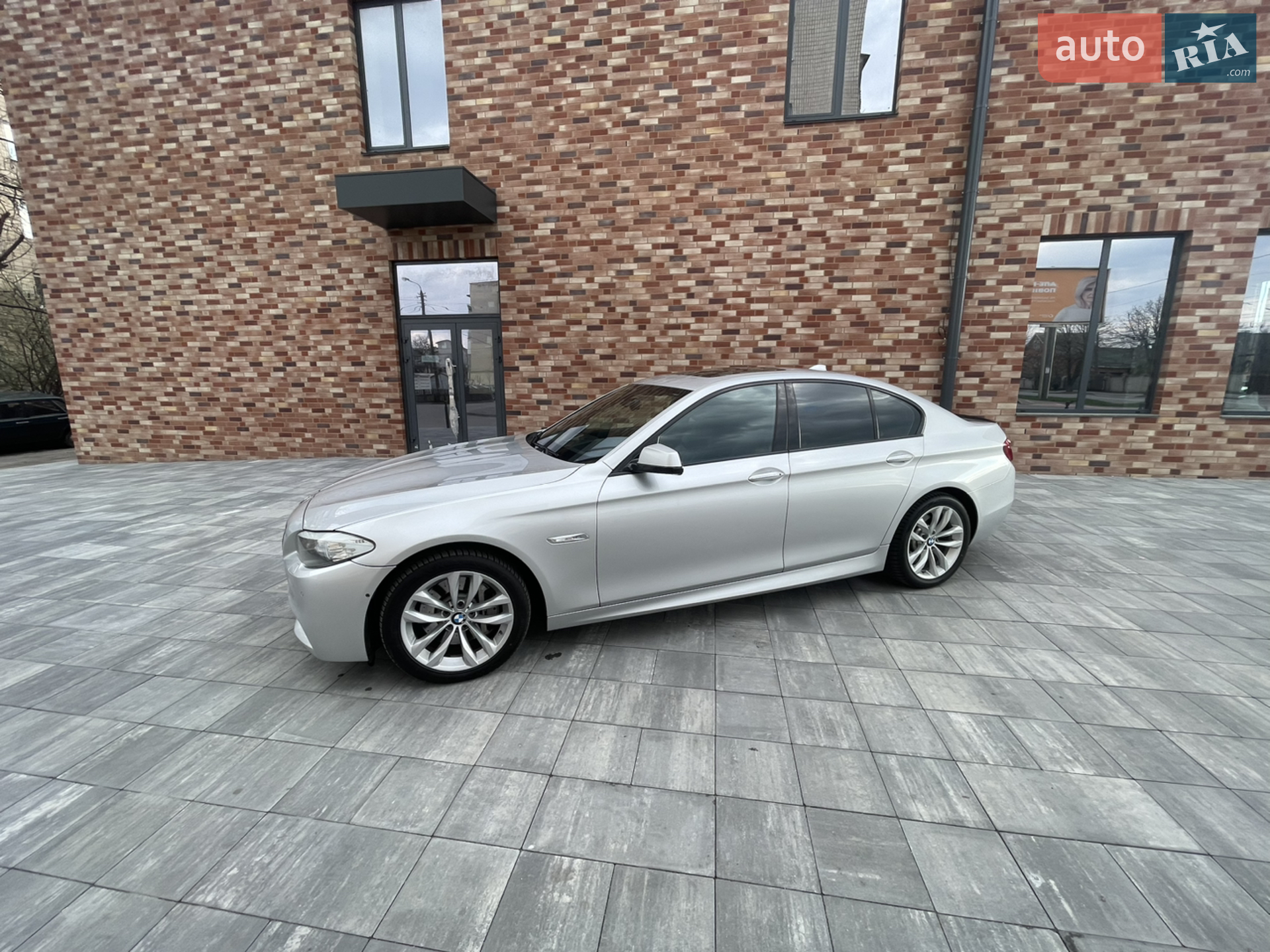 2013 BMW 5er - мініатюра 2