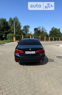 Седан BMW 5 Series 2016 в Вишневом