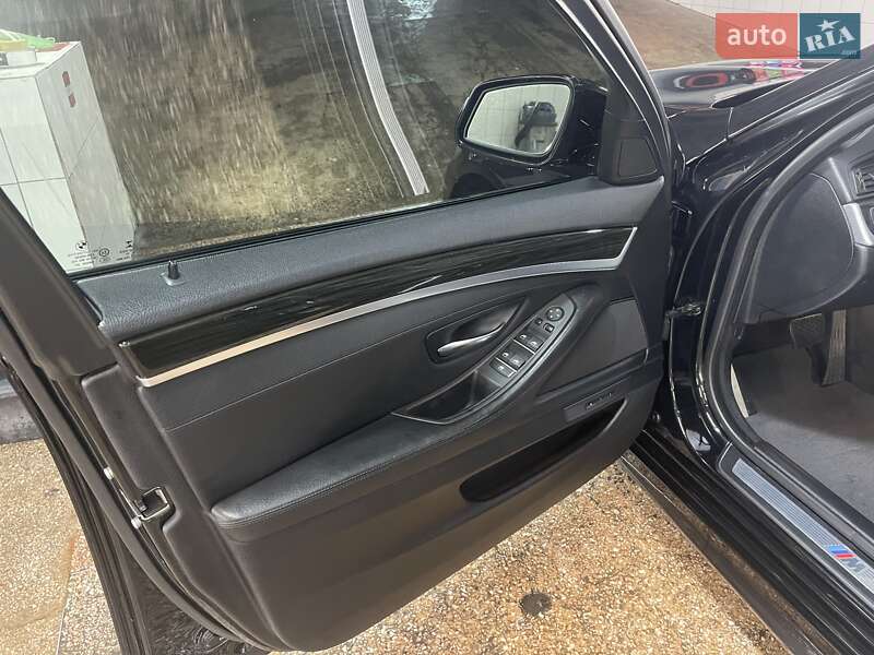 Седан BMW 5 Series 2014 в Львове