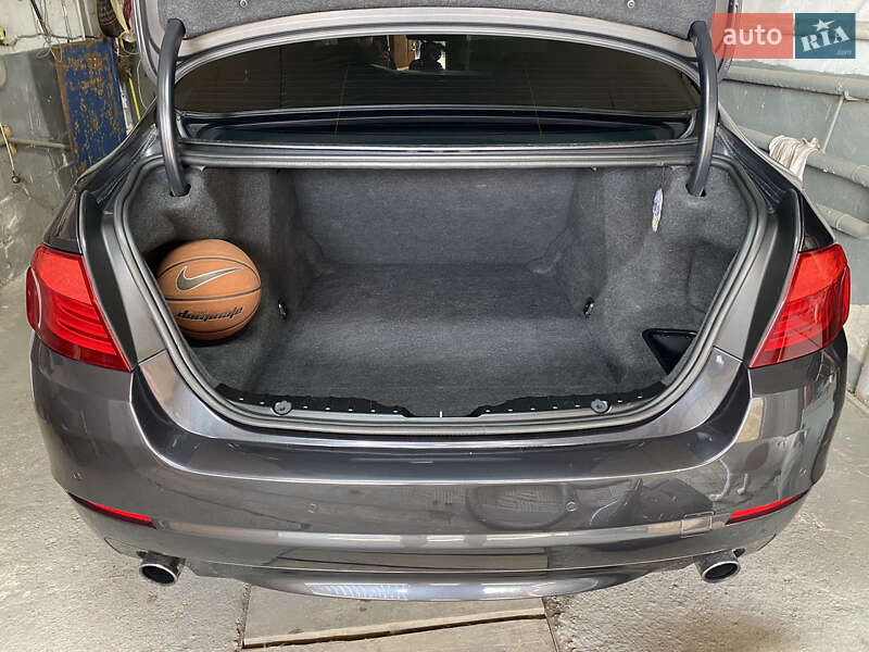 Седан BMW 5 Series 2010 в Запоріжжі