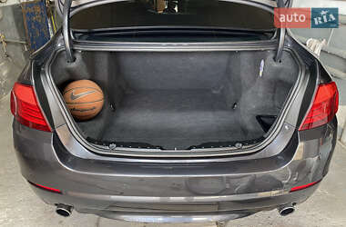Седан BMW 5 Series 2010 в 