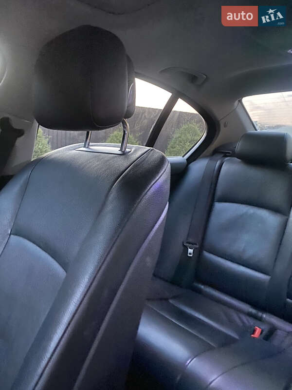 Седан BMW 5 Series 2013 в Стрию