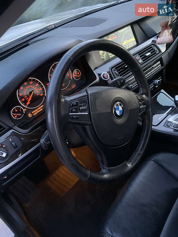 Седан BMW 5 Series 2013 в Стрию