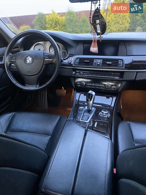 Седан BMW 5 Series 2013 в Стрию