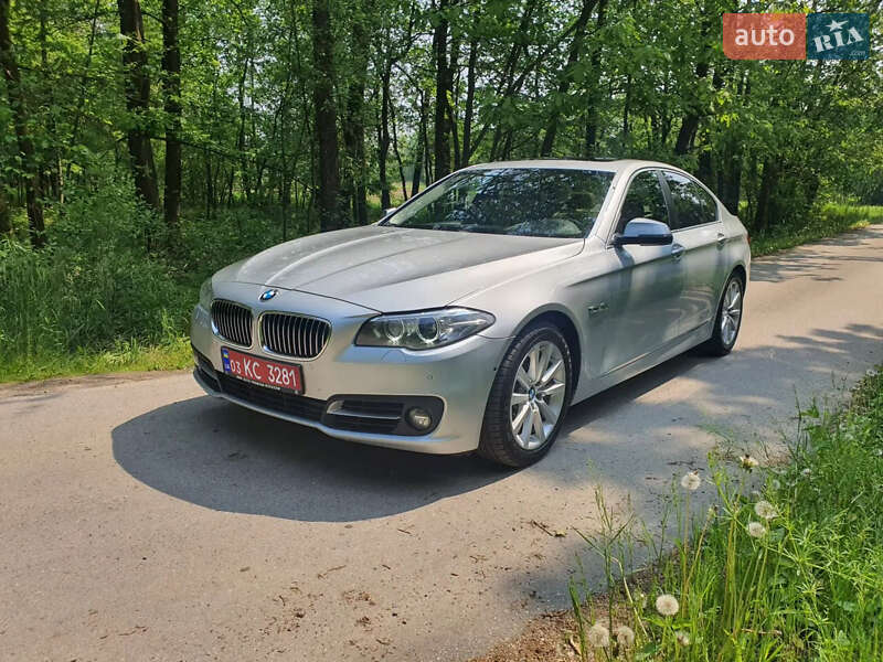 Седан BMW 5 Series 2015 в Новояворовске