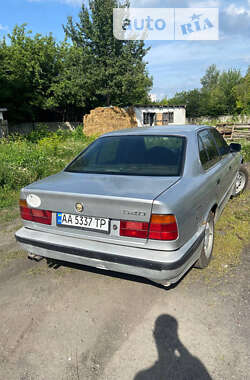 Седан BMW 5 Series 1991 в Полонному