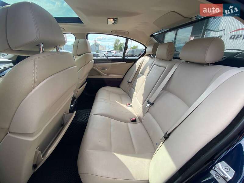 Седан BMW 5 Series 2012 в Львове