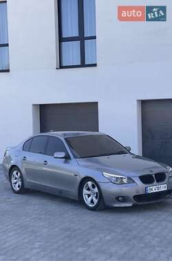 Седан BMW 5 Series 2005 в 