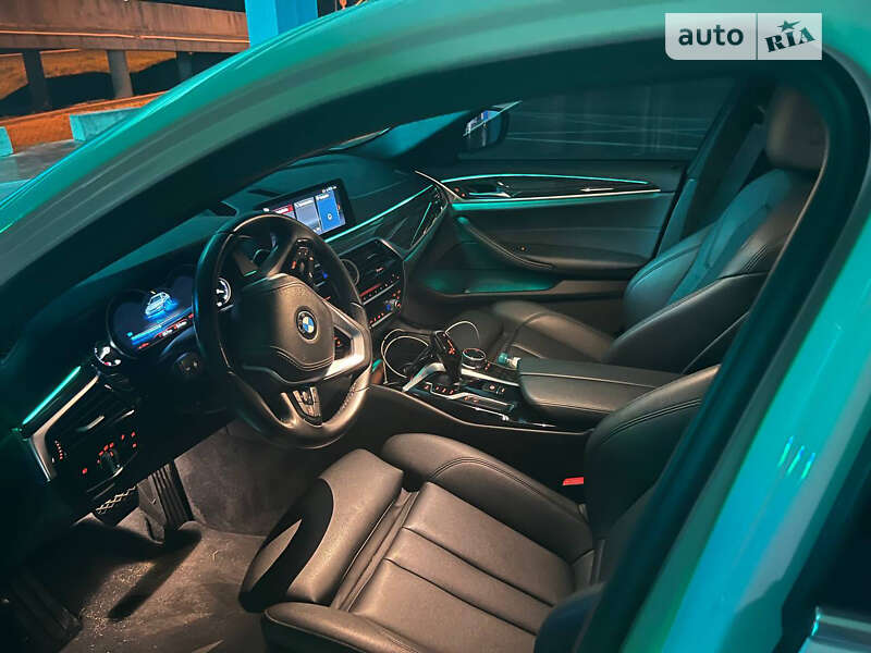 Седан BMW 5 Series 2018 в Львове