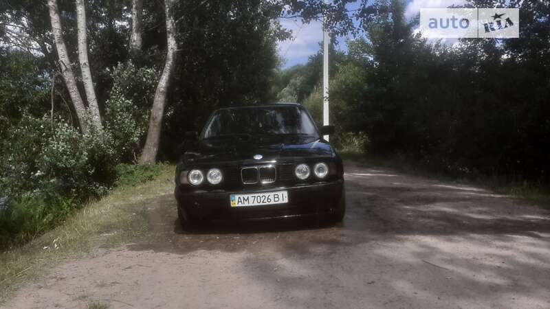 Седан BMW 5 Series 1990 в Житомире