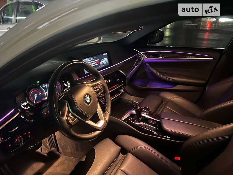Седан BMW 5 Series 2018 в Львове