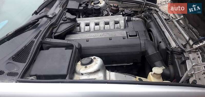 Седан BMW 5 Series 1993 в Харькове