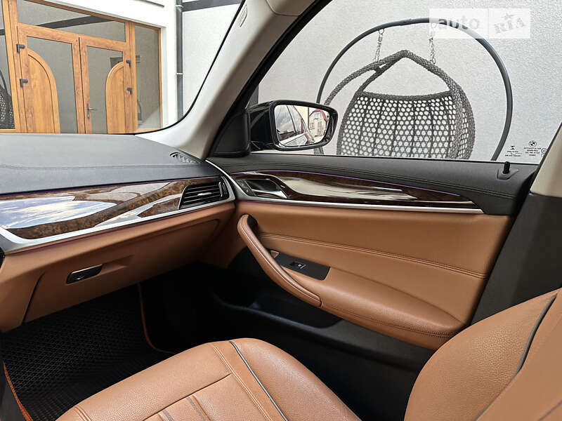 Седан BMW 5 Series 2017 в Тячеве