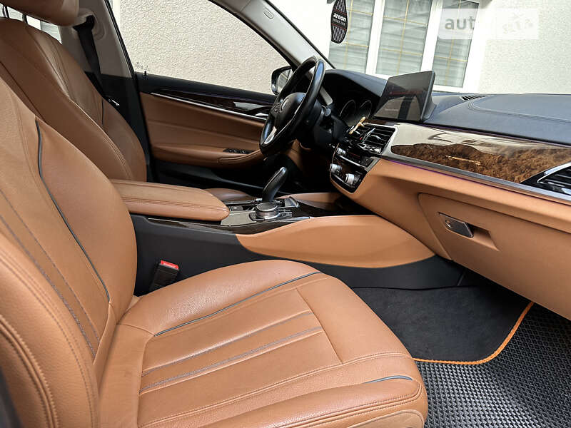 Седан BMW 5 Series 2017 в Тячеве