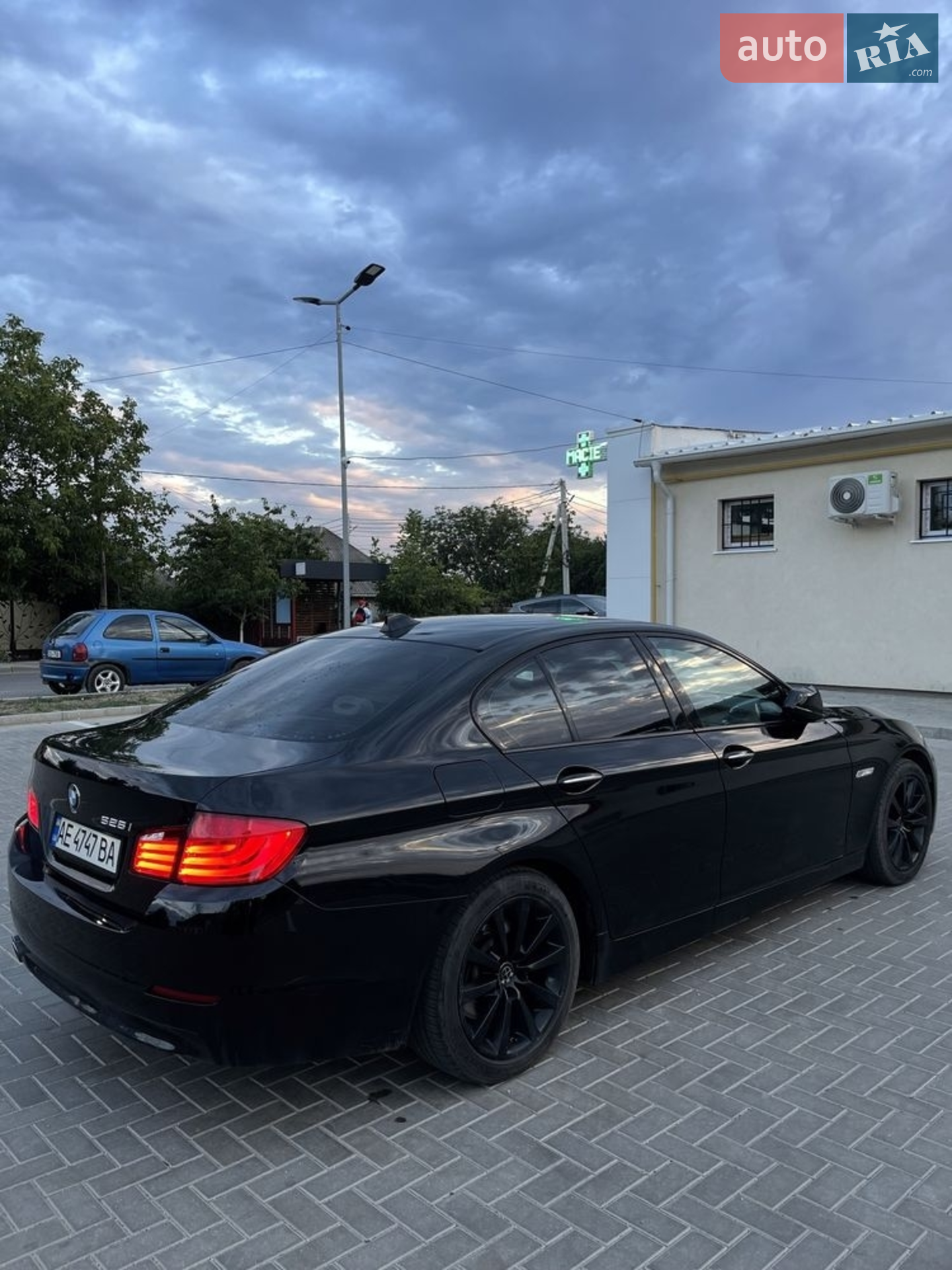 2011 BMW 5er - мініатюра 2