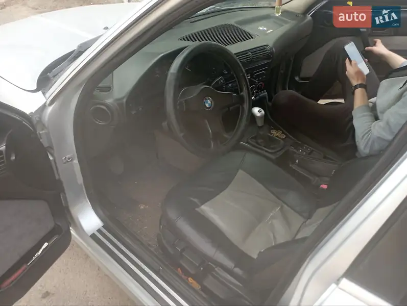 BMW 5 Series 1991 VIN WBAHA11000BA10889 фото оголошення 4 з 39