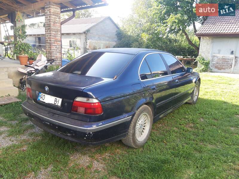 Седан BMW 5 Series 1997 в Мукачевому