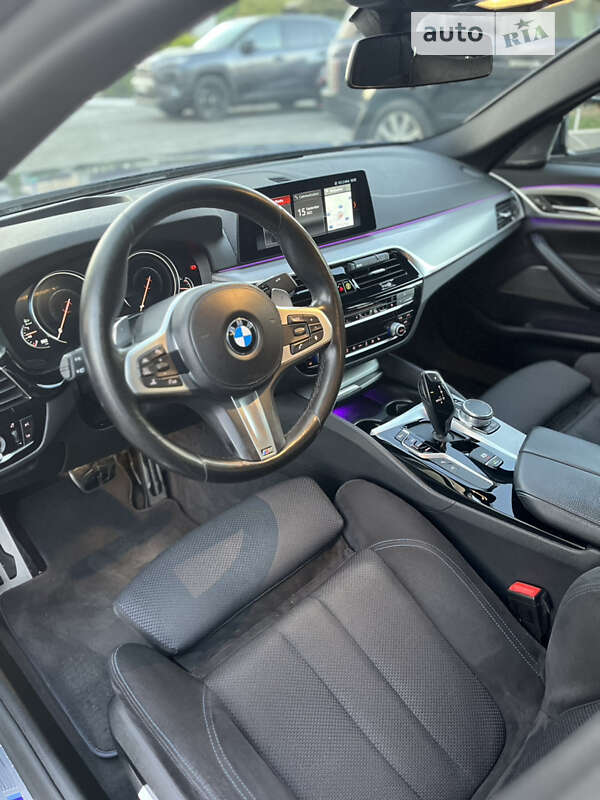 Седан BMW 5 Series 2017 в Львове