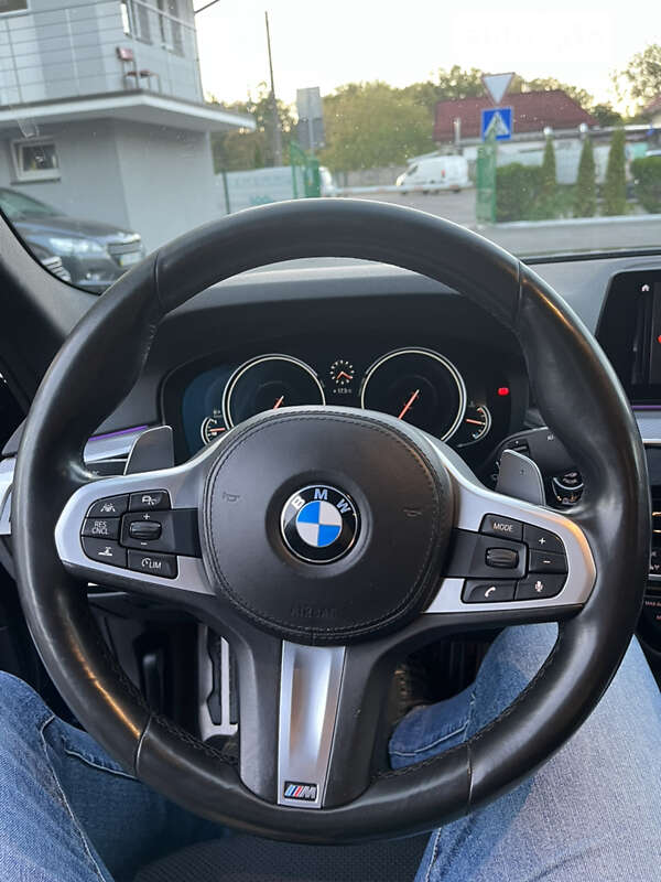 Седан BMW 5 Series 2017 в Львове