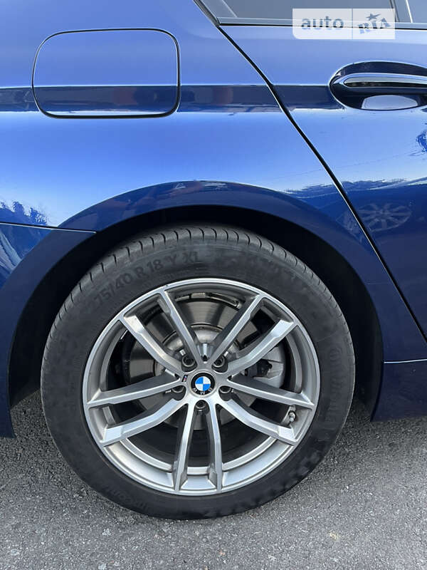 Седан BMW 5 Series 2017 в Львове