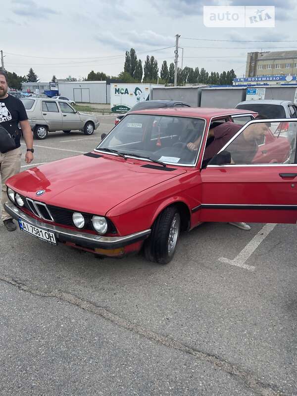 Седан BMW 5 Series 1983 в Харкові