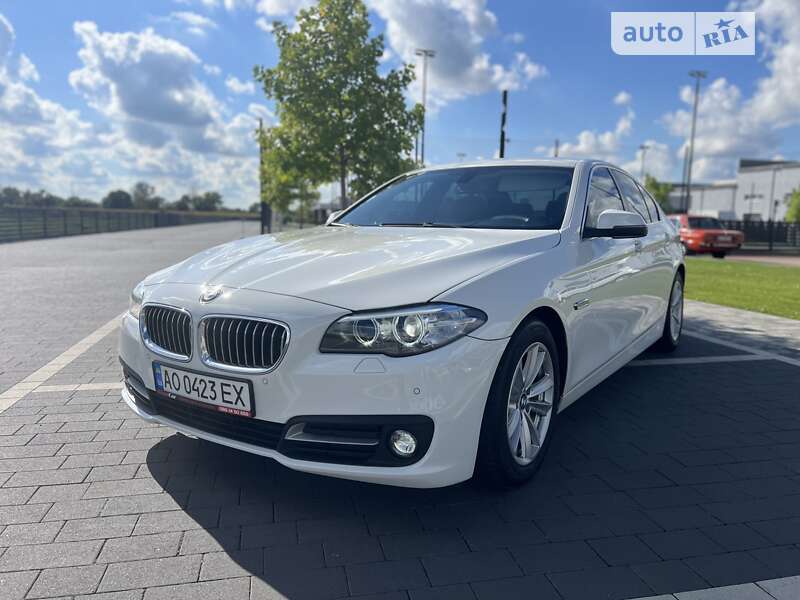 Седан BMW 5 Series 2016 в Мукачево