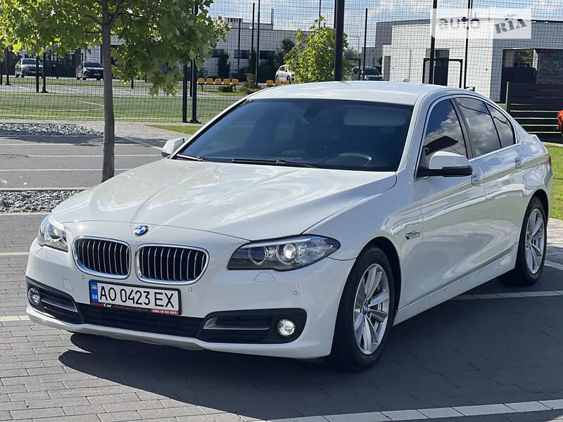 Седан BMW 5 Series 2016 в Мукачево