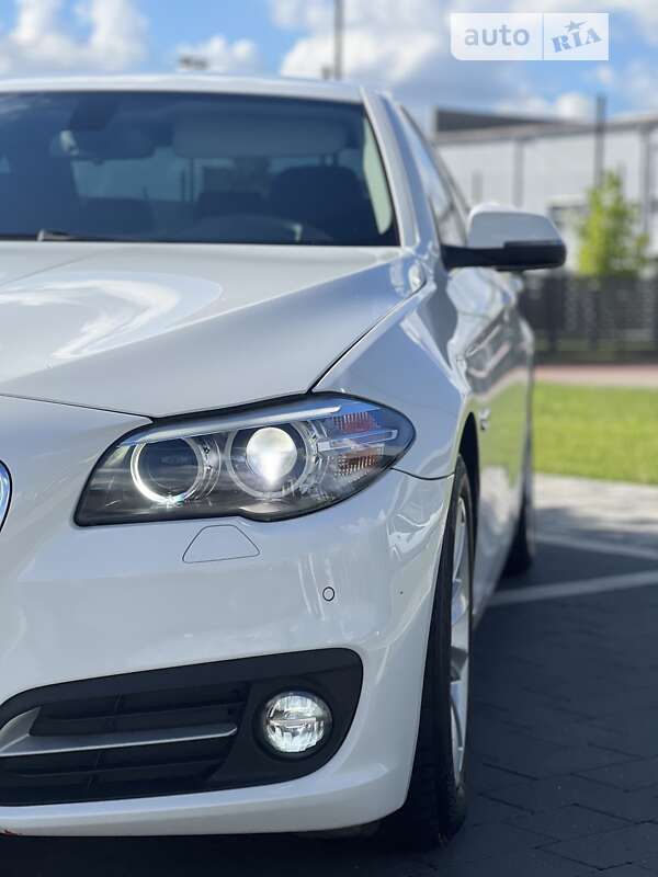 Седан BMW 5 Series 2016 в Мукачево