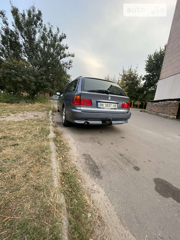 Універсал BMW 5 Series 2000 в Сарнах