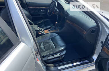 Седан BMW 5 Series 2000 в 