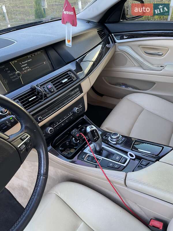 Седан BMW 5 Series 2012 в Надвірній