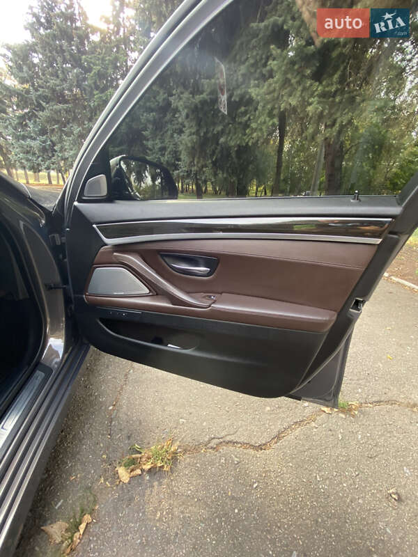 Седан BMW 5 Series 2016 в Черкасах