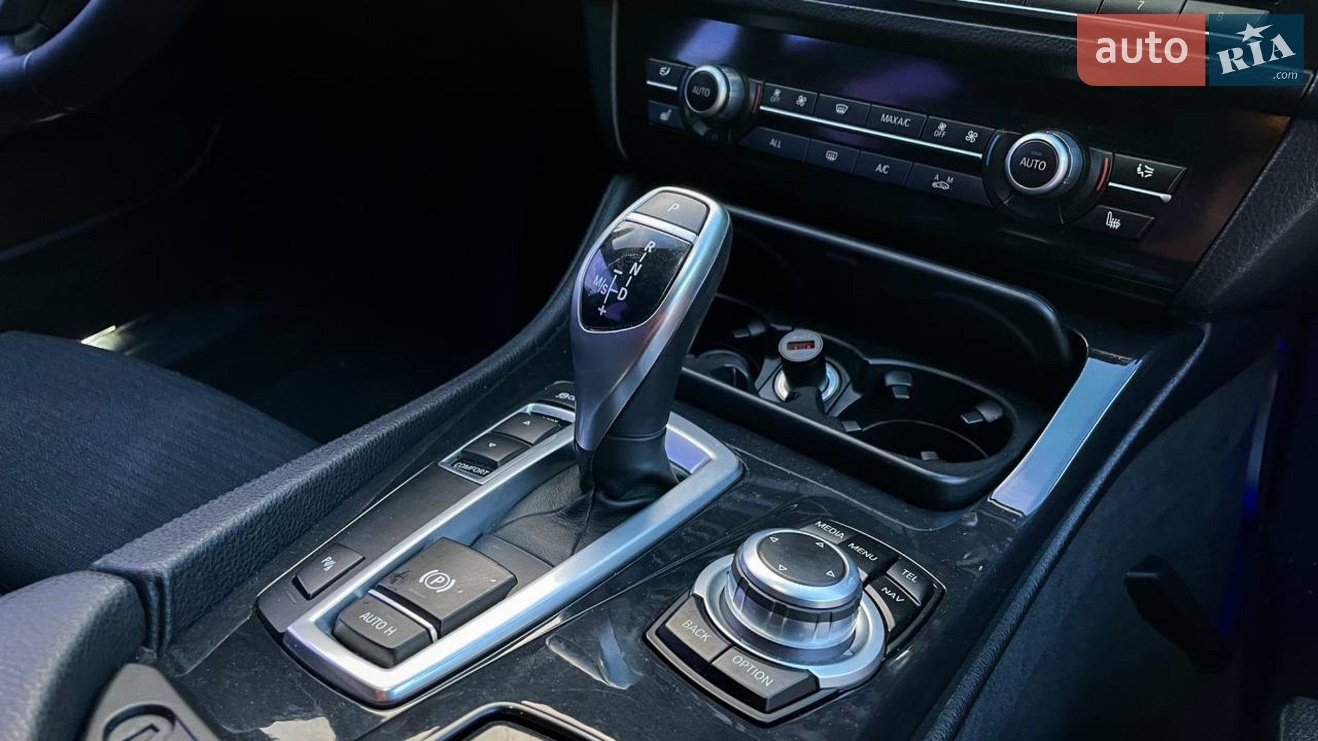 2013 BMW 5er - мініатюра 21