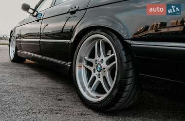 Седан BMW 5 Series 1993 в 