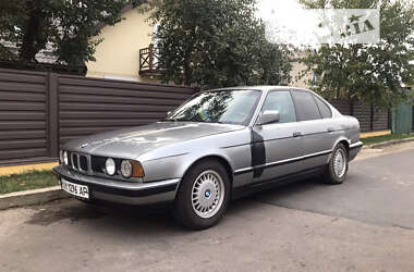 Седан BMW 5 Series 1988 в Бердичеве