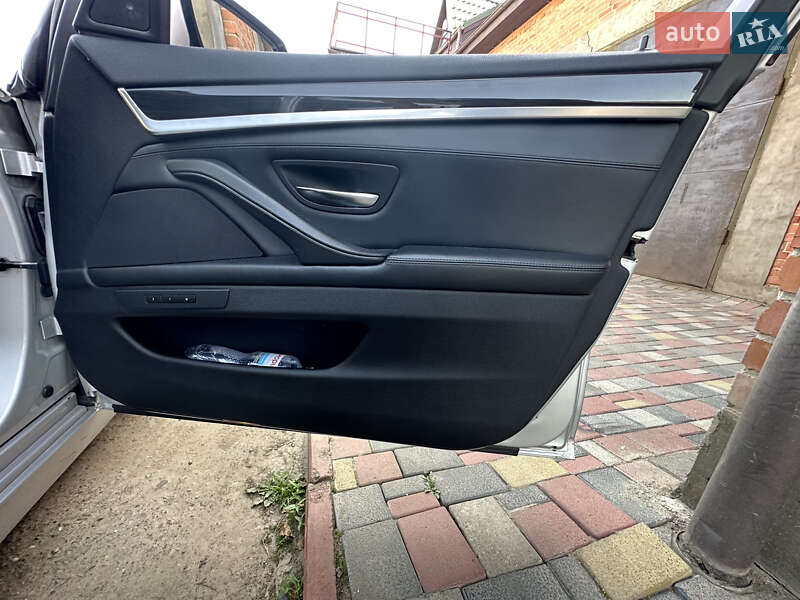 Седан BMW 5 Series 2011 в Самборе фото 36 Седан BMW 5 Series 2011 в Самборе