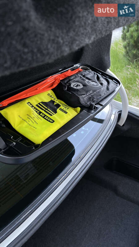 Седан BMW 5 Series 2010 в Львові