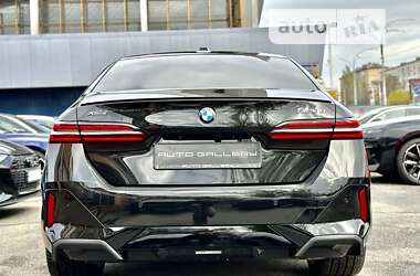 Седан BMW 5 Series 2023 в Киеве