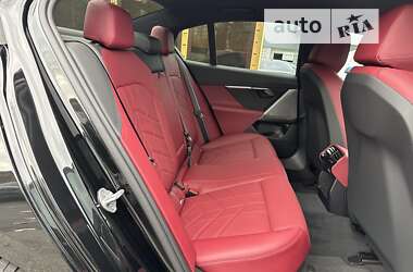 Седан BMW 5 Series 2023 в 