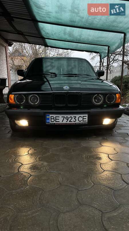 Седан BMW 5 Series 1992 в Кривому Розі
